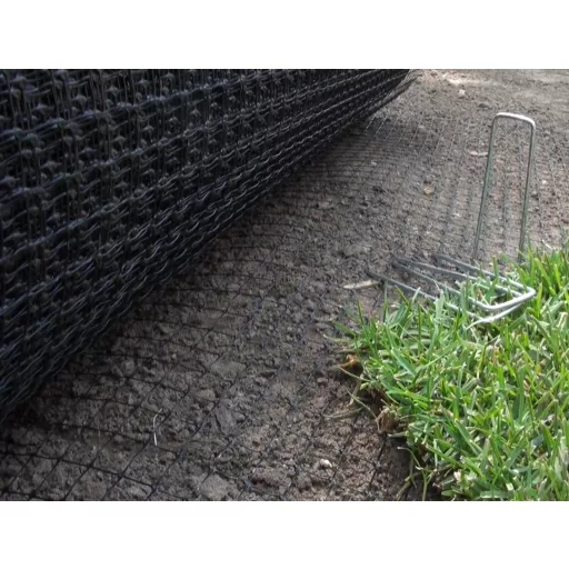 Cleme metalice pentru fixarea plasei contra cârtiță Fixsol 10 buc.