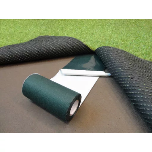 Bandă autoadezivă pentru amenajarea ierbii artificiale Tapefix 0,15x5 m