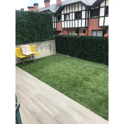 Perete verde cu frunze de dafin roșii Vertical Red Lauro 1x1 m