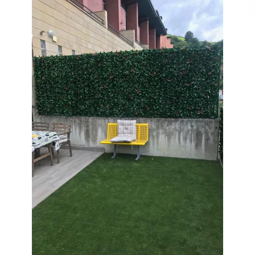 Perete verde cu frunze de dafin roșii Vertical Red Lauro 1x1 m