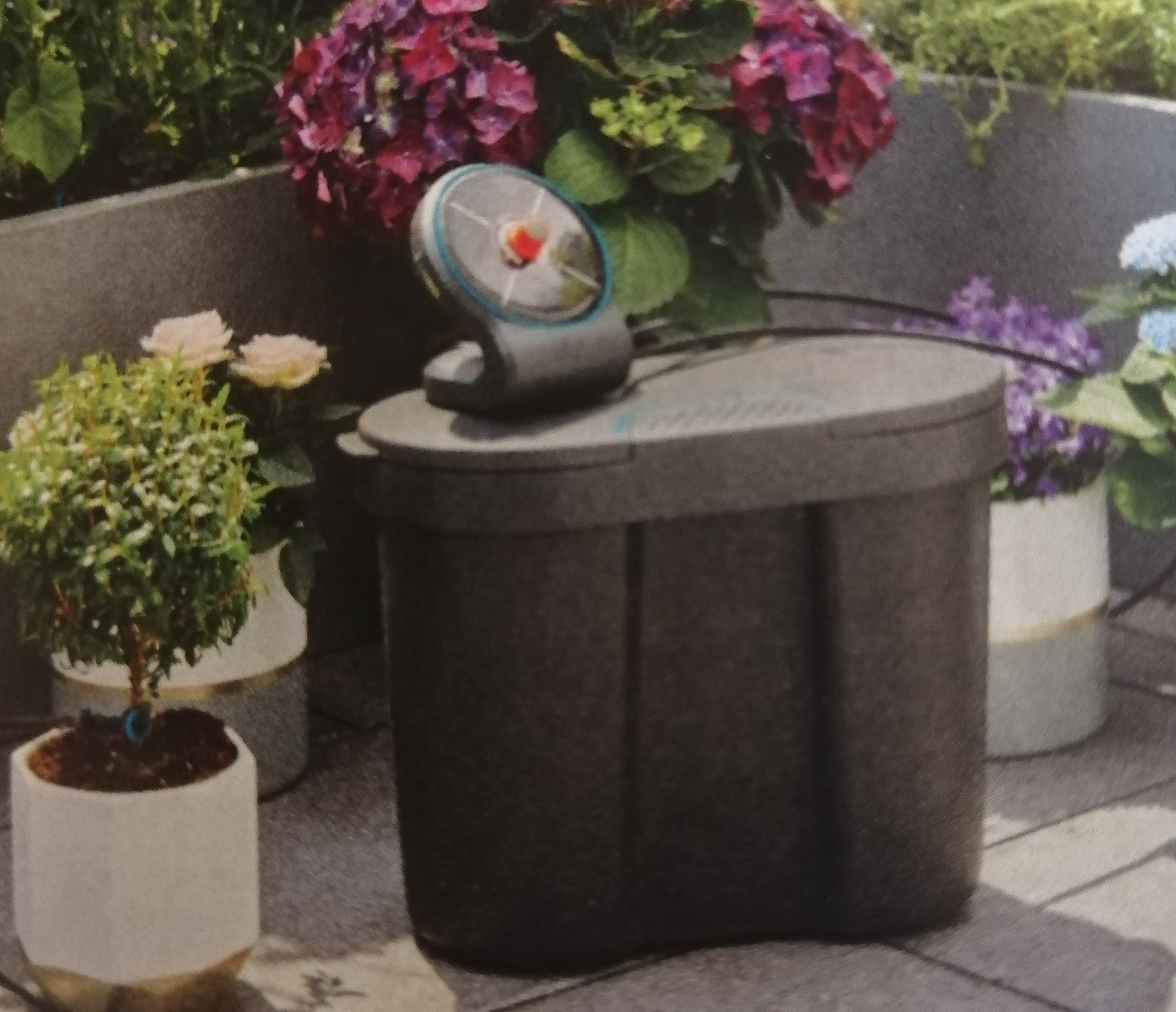 AquaBloom set with water tank Gardena