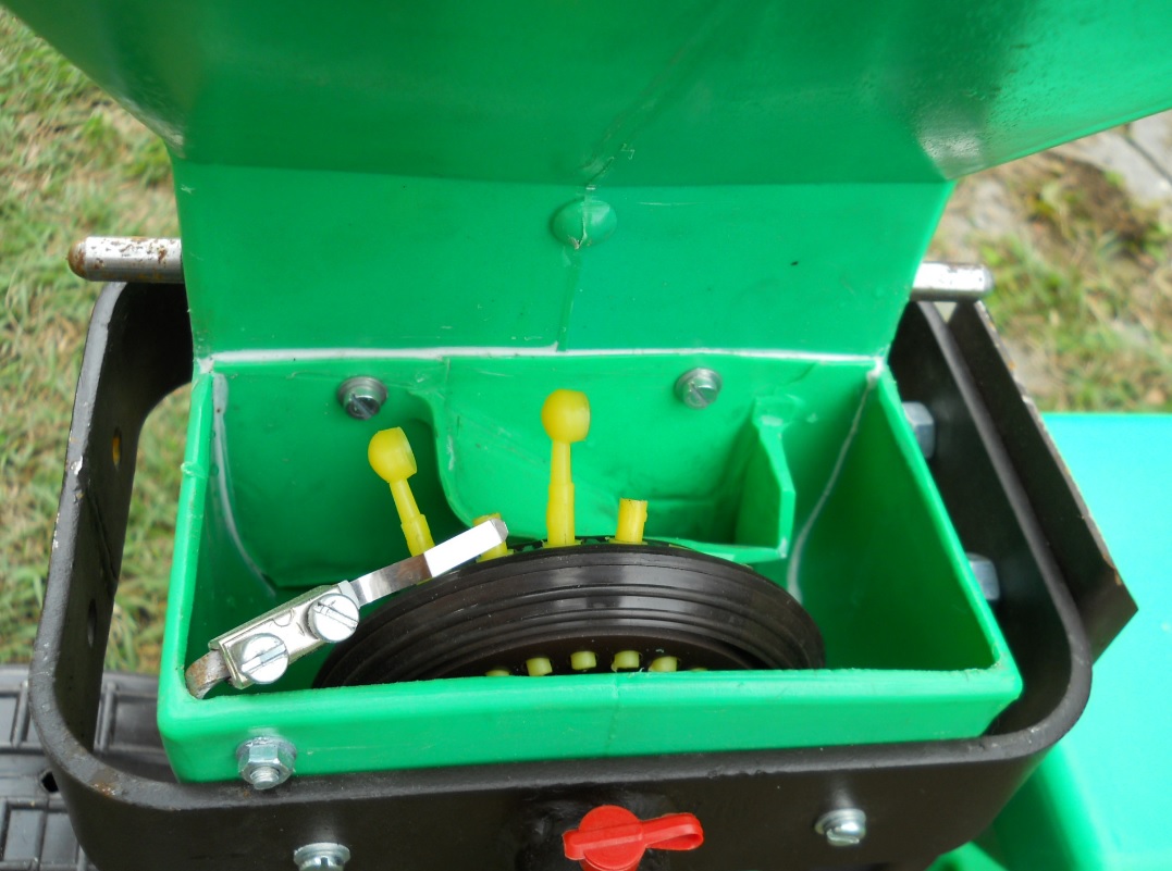 Profi vetőgéphez granulátum adagoló adapter